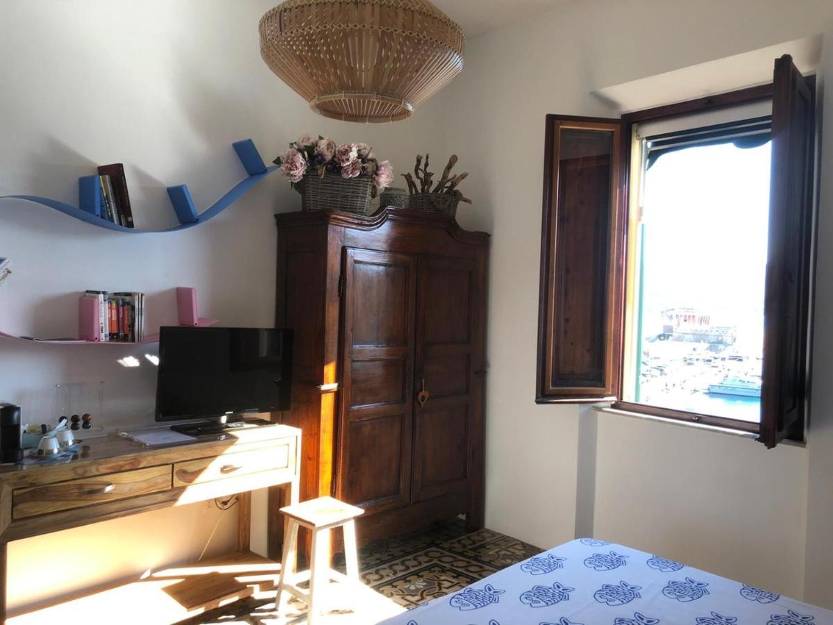 Le Stanze Sul Mare Hotel Портоферайо Екстериор снимка