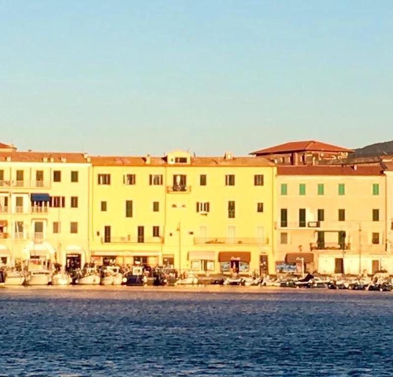Le Stanze Sul Mare Hotel Портоферайо Екстериор снимка